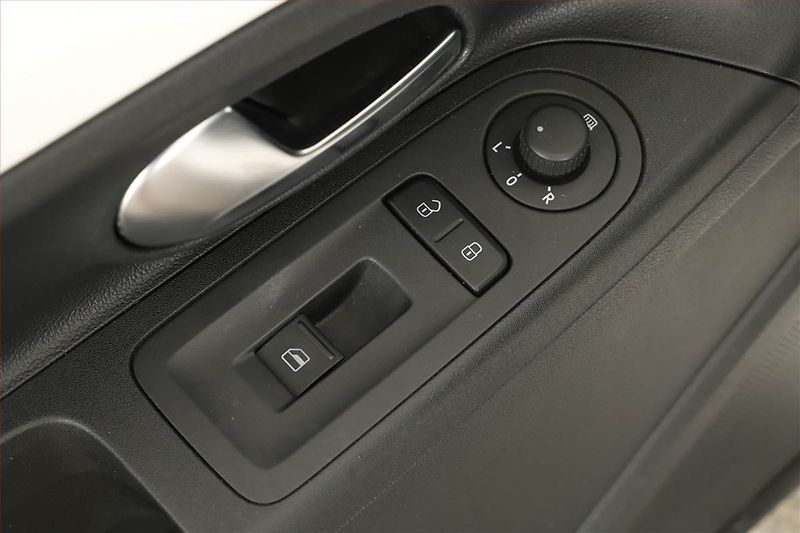 Volkswagen up! (2012) 1.0 MPI, Park. senzory - fotka 12 z 12