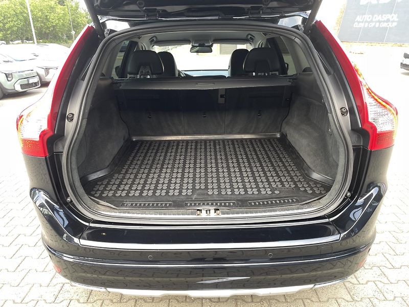Volvo XC60 (2013) D5 2.4D 169kW AWD   - fotka 20 z 23