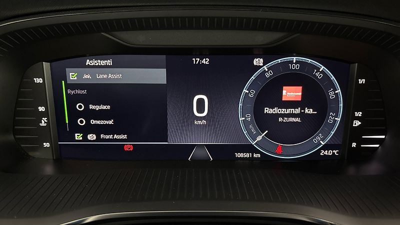 Škoda Octavia 1.5 TSI Ambition - fotka 10 z 25