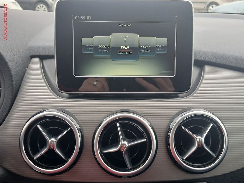 Mercedes-Benz Třídy B (2016) 1.6i B180, ČR, AC, výhřev sed - fotka 12 z 20