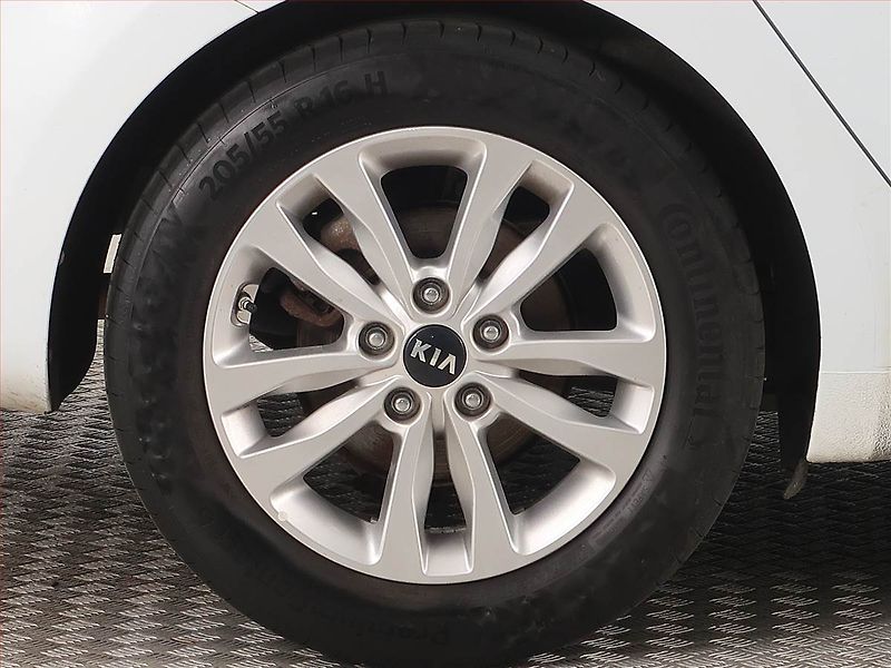 Kia Ceed (2016) 1.4 CVVT, Serv.kniha, Tempomat - fotka 14 z 16