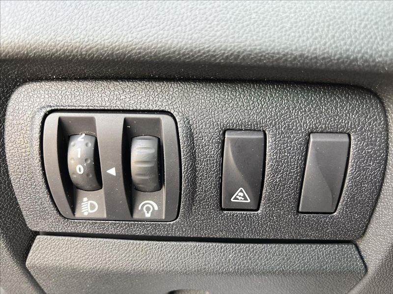 Renault Mégane 1,6 i KLIMA SERVIS STK 2/2027 - fotka 22 z 35