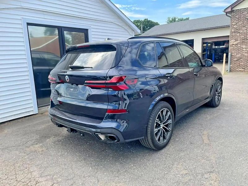 BMW X5 (2024) Auto na cestě - fotka 3 z 15