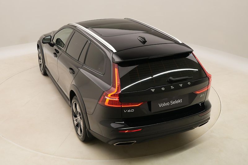 Volvo V60 CC B5 AWD MOMENTUM AUT - fotka 18 z 53