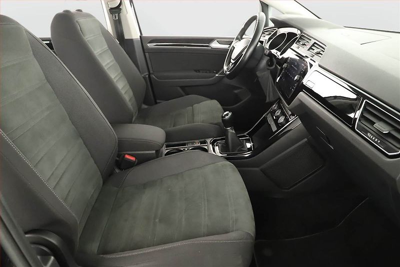 Volkswagen Touran (2018) 1.5 TSI, Navi, Park. senzory - fotka 7 z 16