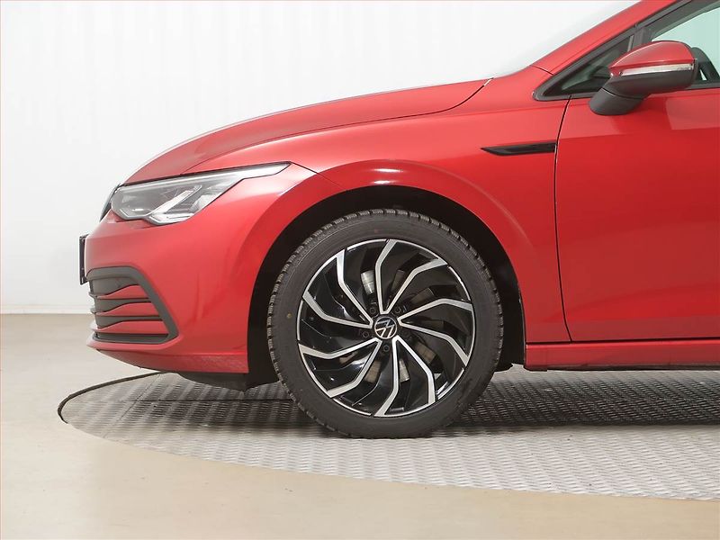 Volkswagen Golf (2021) 2.0 TDI, Automat, Serv.kniha - fotka 15 z 17