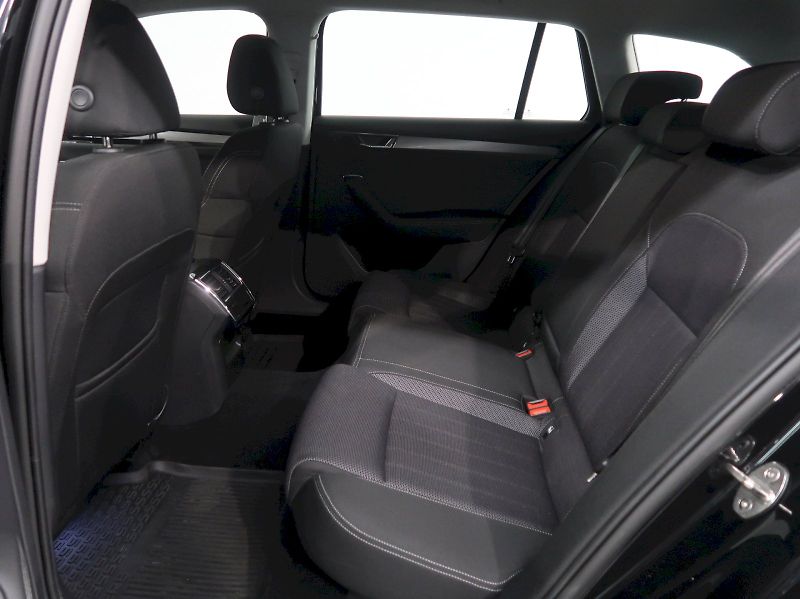 Škoda Superb (2022) STYLE 2.0TSI 140KW DSG - fotka 16 z 40