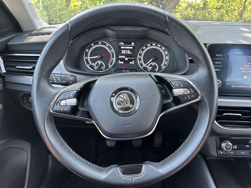 Škoda Kamiq (2023) 1.0 TSI Style - fotka 19 z 29