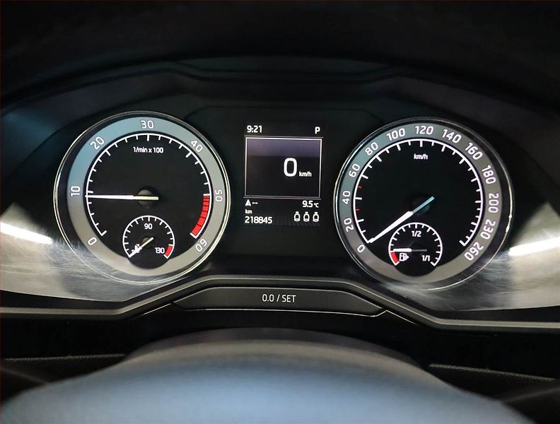 Škoda Superb (2016) Laurin&Klement 2.0 TDI, 4X4 - fotka 11 z 24