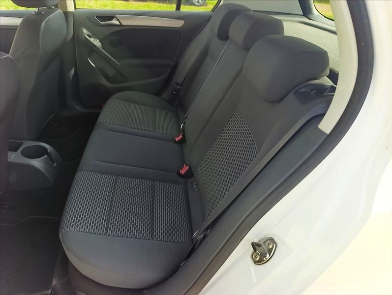 Volkswagen Golf 1,6 TDi Klimatizace - fotka 21 z 29
