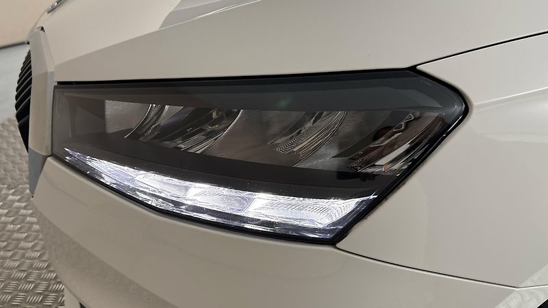 Škoda Fabia 1.0 TSI Ambition - fotka 18 z 24