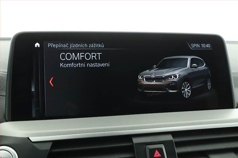 BMW X3 (2018) Luxury line xDrive20d - fotka 15 z 20