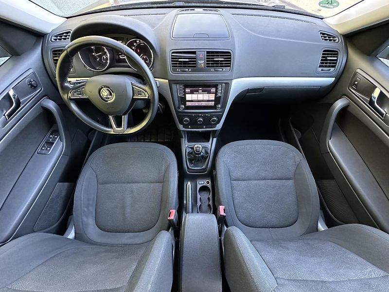 Škoda Yeti (2015) 1.2TSI/77kW * 1.Maj * 4x2  - fotka 9 z 35