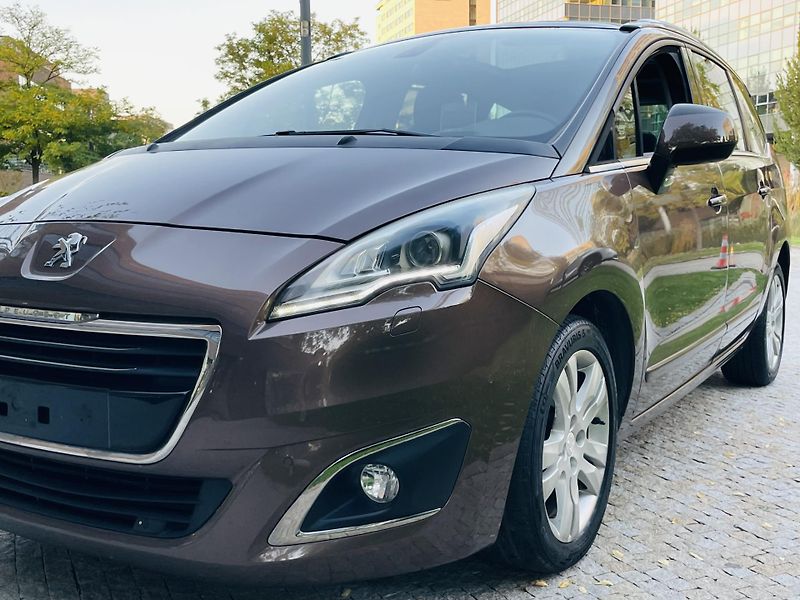 Peugeot 5008 2.0HDi MAN 1MAJITEL SENZORY  - fotka 42 z 43