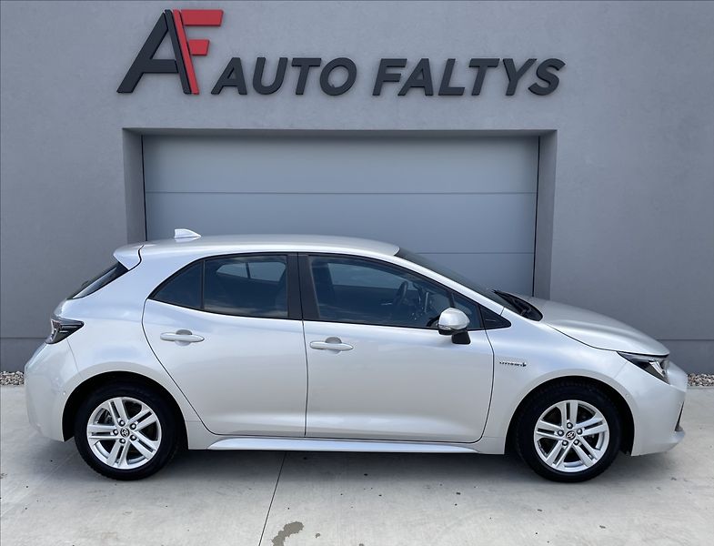 Toyota Corolla 1,8 Hybrid e-CVT Confort ČR.1. - fotka 2 z 29