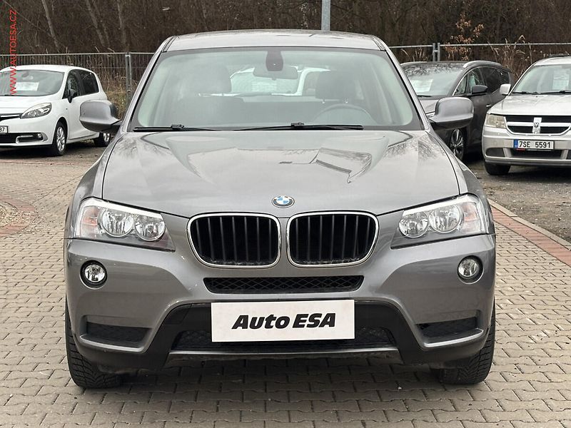 BMW X3 (2011) 2.0D xDrive20d, +ALU - fotka 2 z 17