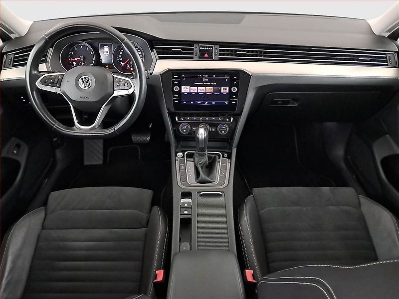 Volkswagen Passat (2019) 1.5 TSI, Automat, Kůže, Navi - fotka 8 z 19