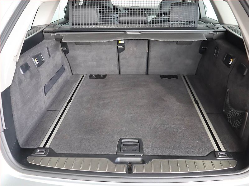 BMW Řada 5 (2013) 530d xDrive, 4X4, Automat - fotka 14 z 27