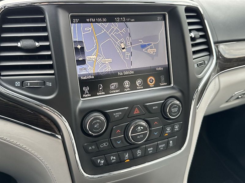 Jeep Grand Cherokee (2017) 3.0 CRD AWD Aut. Summit - fotka 19 z 35