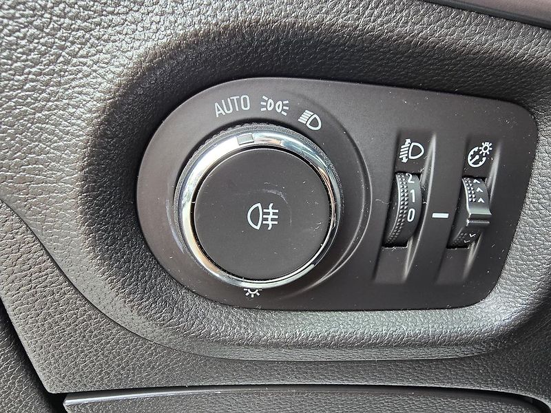 Opel Astra 81kW ENJOY DIGIKLIMA - fotka 16 z 24