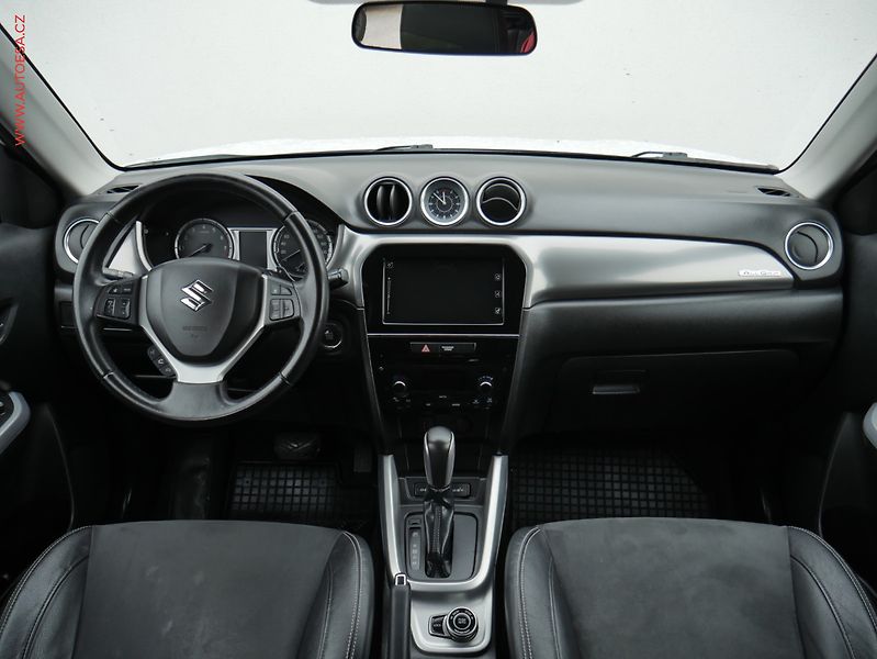 Suzuki Vitara (2016) 1.6 DDiS 4x4, ČR, AT, navi - fotka 8 z 26