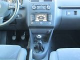 Volkswagen Touran (2011) 1.6 TDI 77kW  ROZVODY - náhled 17