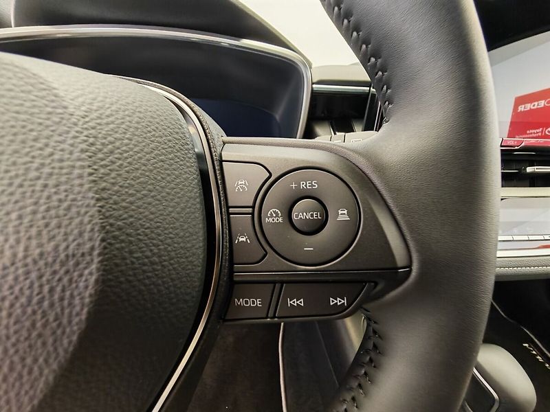 Toyota Corolla 2.0 Hybrid e-CVT Style - fotka 29 z 42