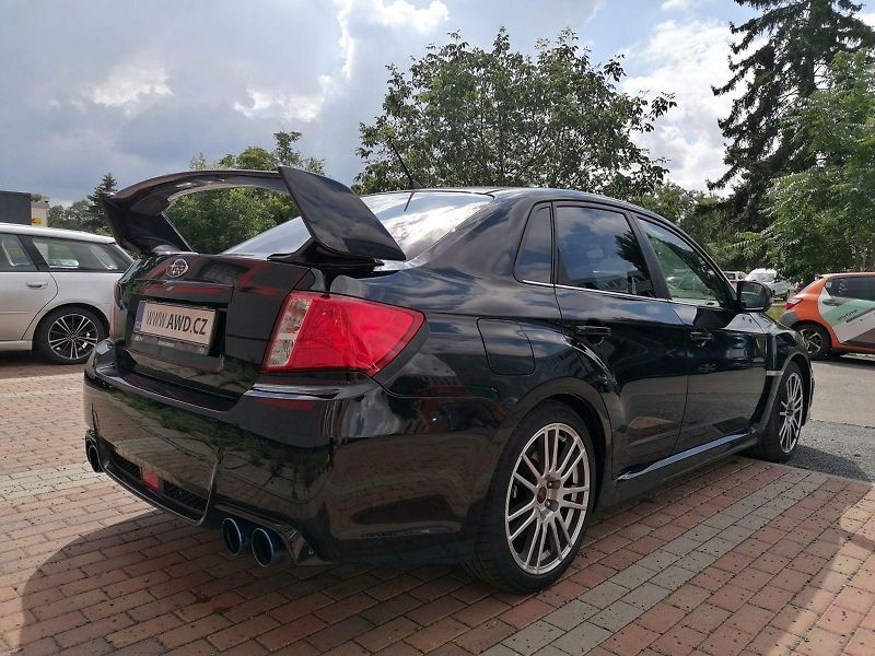 Subaru WRX STI (2011) 2,5 4D SEDAN MY2011 - fotka 2 z 14