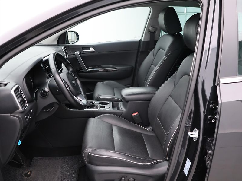 Kia Sportage 1,6 T-GDi 130kW 4x4 Exclusive - fotka 10 z 28
