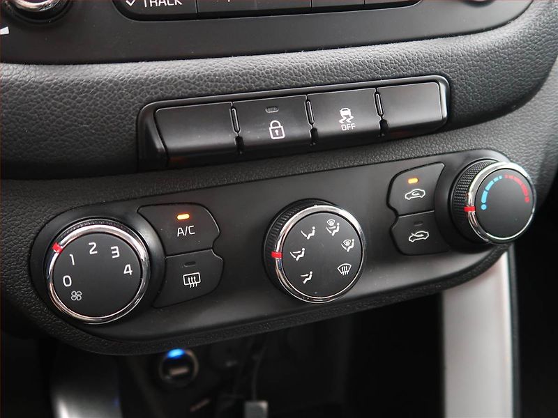 Kia Ceed (2013) 1.6 GDI, Tempomat - fotka 16 z 18
