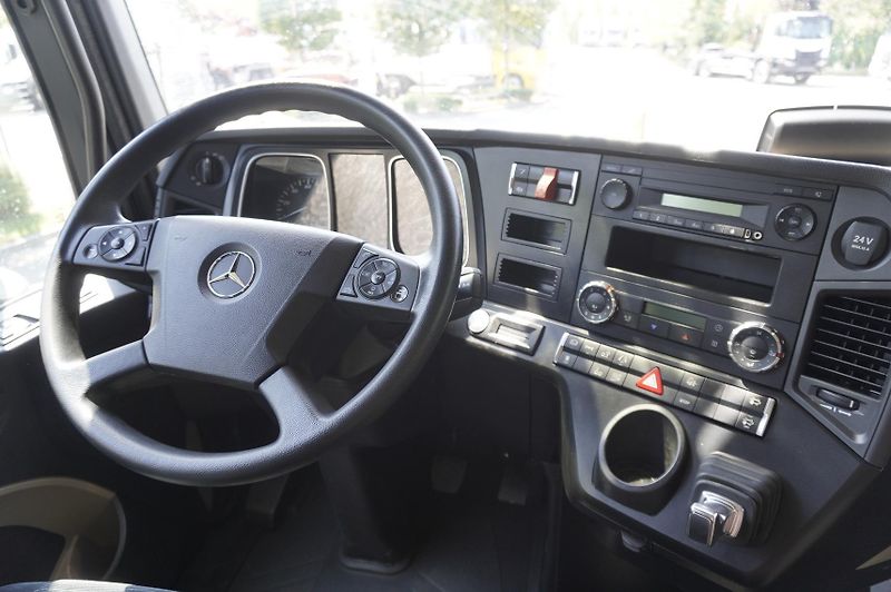 Mercedes-Benz Actros (2018) 2540 6×2 / 90 tho. km! / 9 m - fotka 20 z 24
