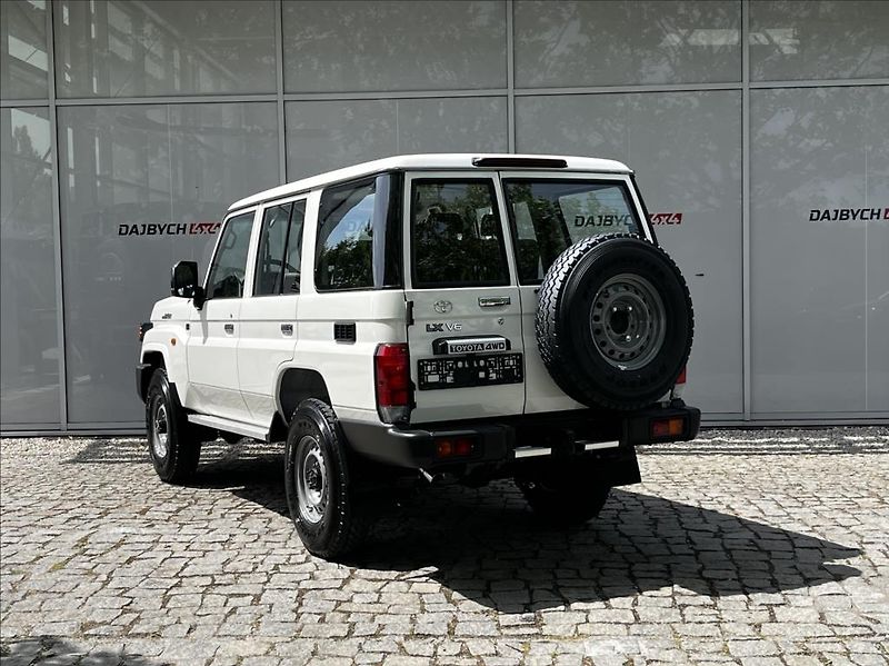 Toyota Land Cruiser LX MY24  GRJ76 4,0 V6 6AT - fotka 7 z 29