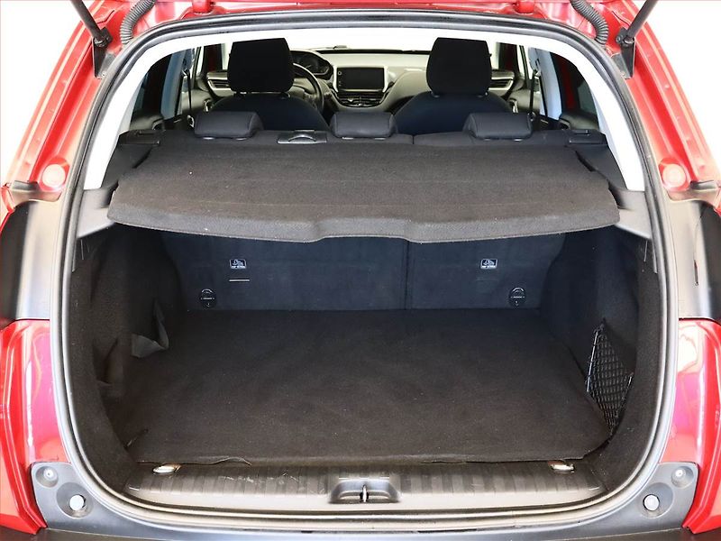 Peugeot 2008 (2018) 1.2 PureTech, ČR,1.maj - fotka 10 z 11
