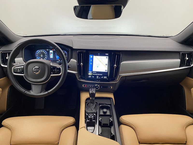 Volvo V90 D4 MOMENTUM AUT  - fotka 2 z 42