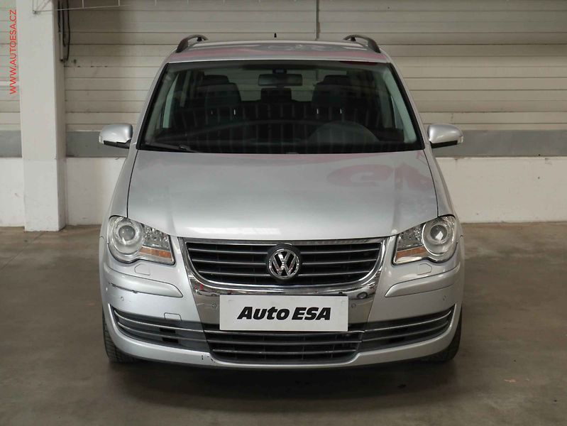 Volkswagen Touran (2009) 1.9 TDI - fotka 2 z 19
