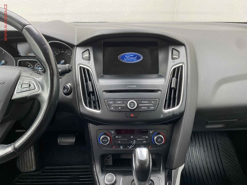 Ford Focus (2017) 1.5 TDCI, AT, navi, xenon - fotka 12 z 18