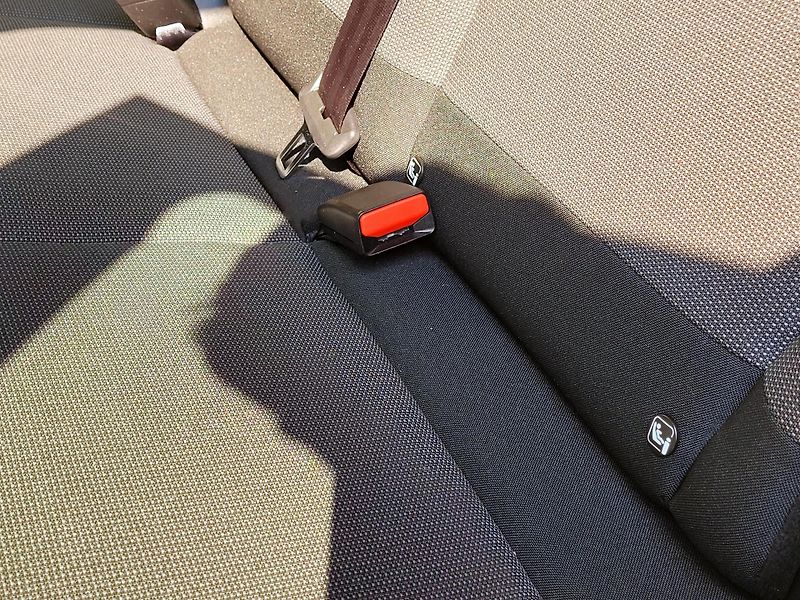Citroën C3 1,2 110k Feel *SERV.KNIHA*   - fotka 19 z 44