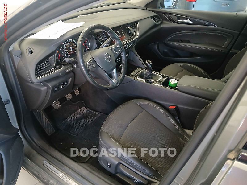 Opel Insignia (2017) 1.5 T, navi, LED, headUP - fotka 1 z 3