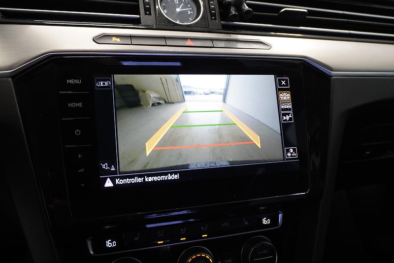 Volkswagen Passat 2,0 TSI 162kW DIGITAL, AUTOMAT - fotka 19 z 28