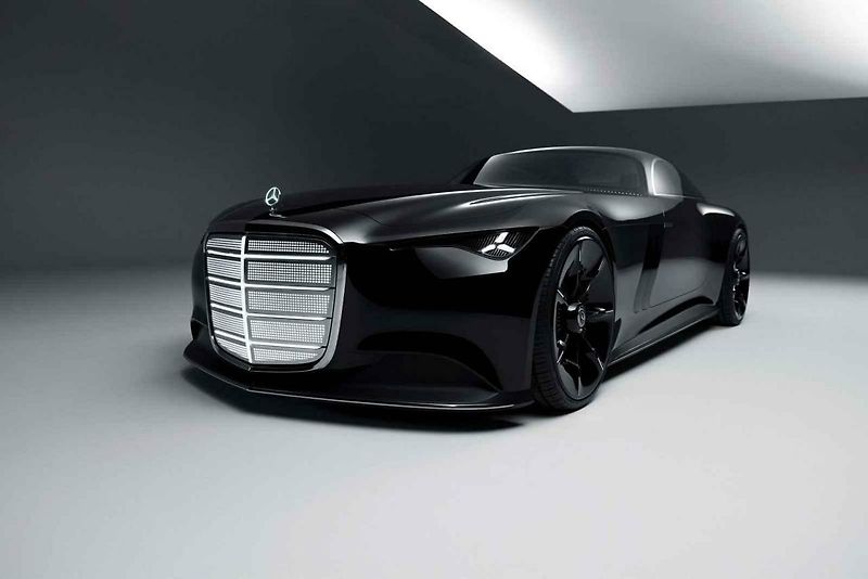 Mercedes-Benz Vision Iconic kombinuje retro-futuristický design. Auto se dobíjí přes solární lak.