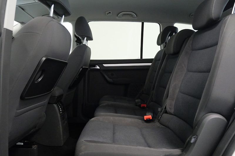 Volkswagen Touran - fotka 22 z 23