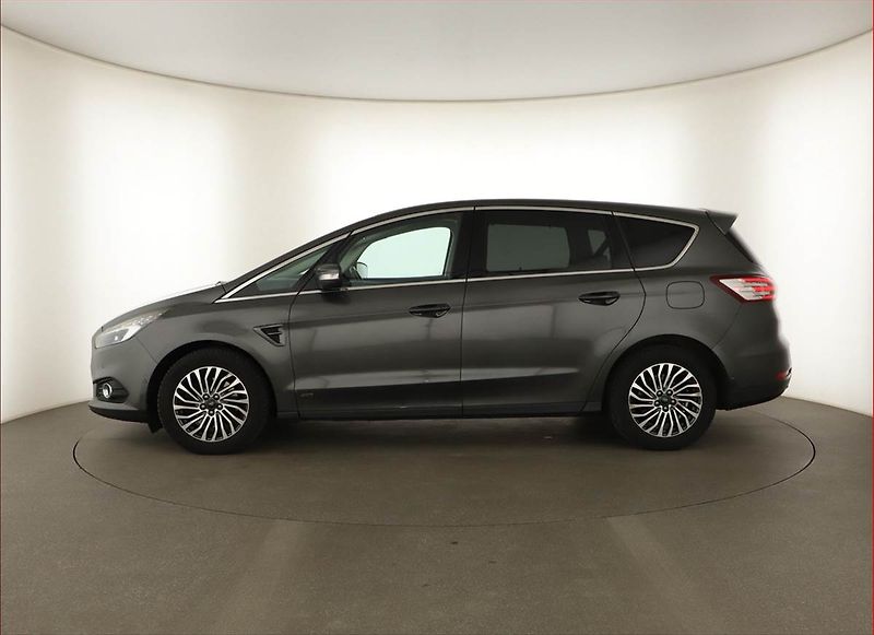 Ford S-MAX (2018) 2.0 EcoBlue, 4X4, Navi - fotka 3 z 17