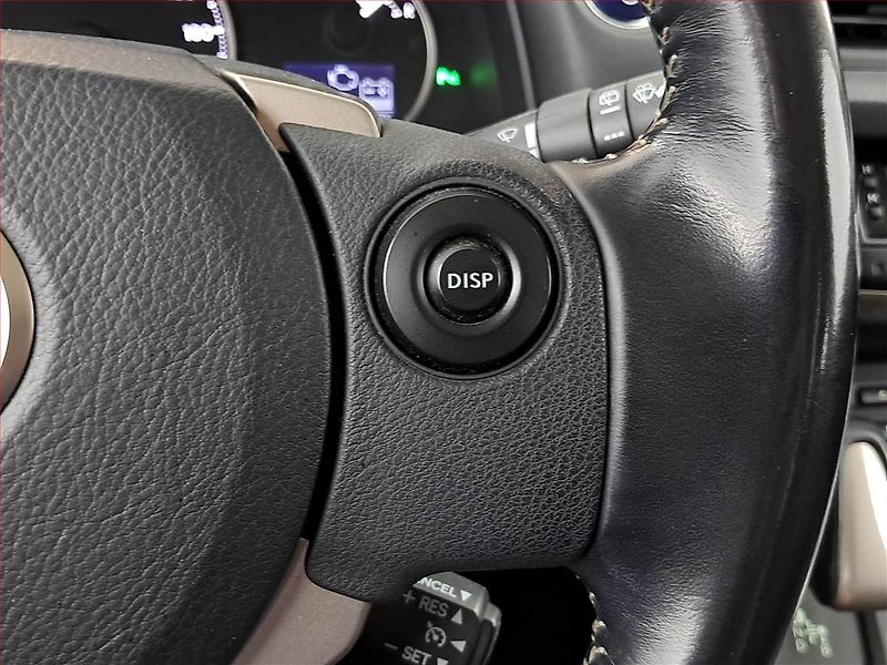 Lexus CT 200h (2016) 200h, Automat, Navi, Tempomat - fotka 23 z 23