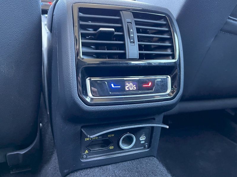 Volkswagen Passat (2021) 1.5 TSI 110 kW DSG Elegance Pl - fotka 24 z 31