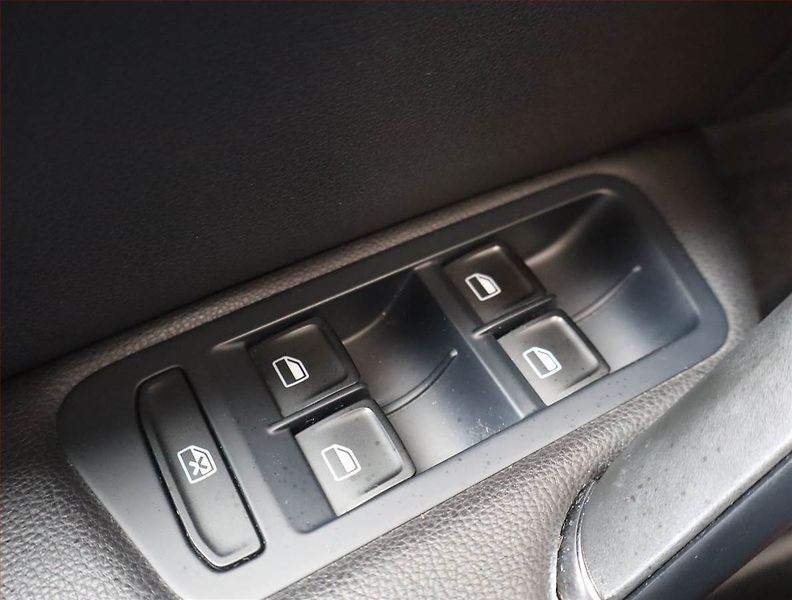 Volkswagen Golf (2015) 1.6 TDI, Serv.kniha, Tempomat - fotka 18 z 20