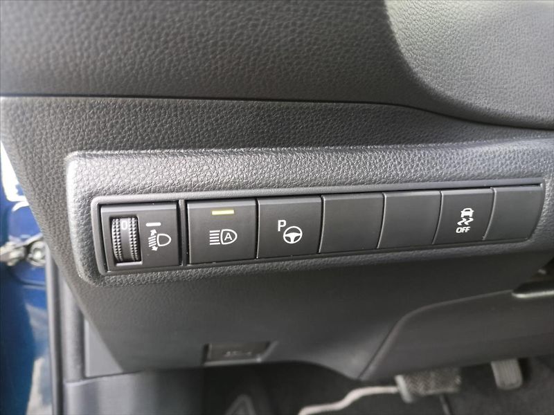 Toyota Corolla 2,0 2.0 Hybrid e-CVT  Comfort - fotka 11 z 16