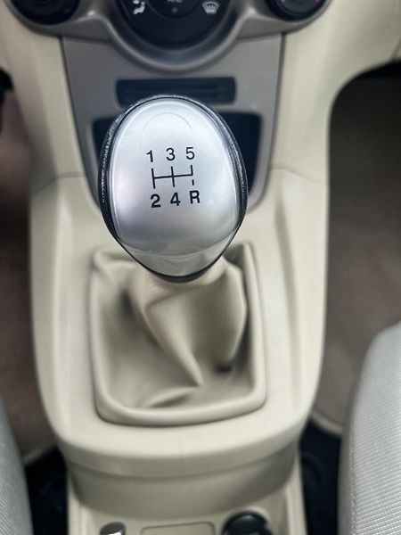 Ford Fiesta 1.25i KLIMATIZACE KOUPENO V ČR - fotka 19 z 36