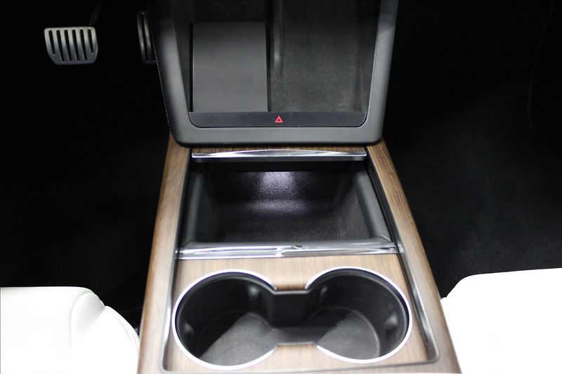 Tesla Model S 0,0 1.majitel ZÁNOVNÍ ! - fotka 22 z 34