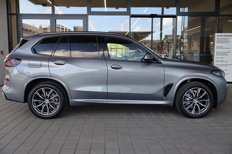 BMW X5 xDrive30d - fotka 4 z 18