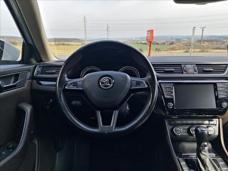 Škoda Superb 2,0 TDI DSG 4x4 L&K Pano - fotka 5 z 22